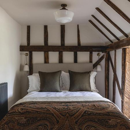 Cosy Cottage With Beautiful Garden, Hottub & Sauna Marden  Экстерьер фото