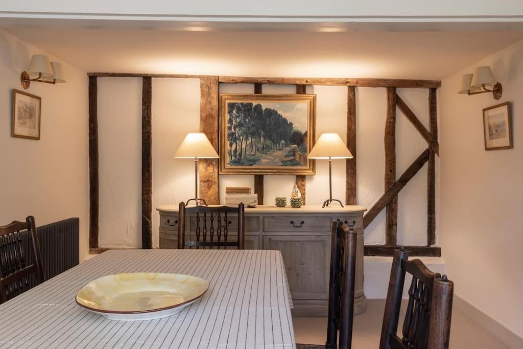 Cosy Cottage With Beautiful Garden, Hottub & Sauna Marden  Экстерьер фото